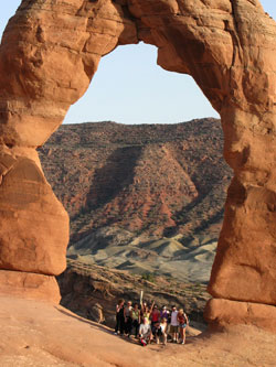 Arches (via <a href="http://www.silviamordini.com/yoga-retreats-moab.asp">silviamordini</a>)