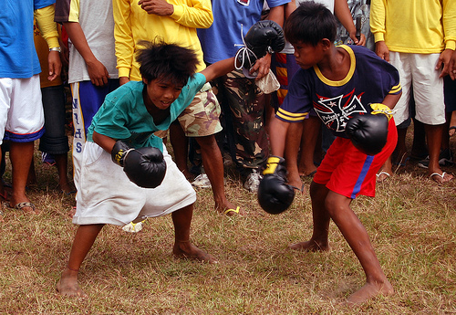 Boys with Gloves! (Via <a href="http://www.flickr.com/photos/bigberto/2409886528">~MVI~</a>.)